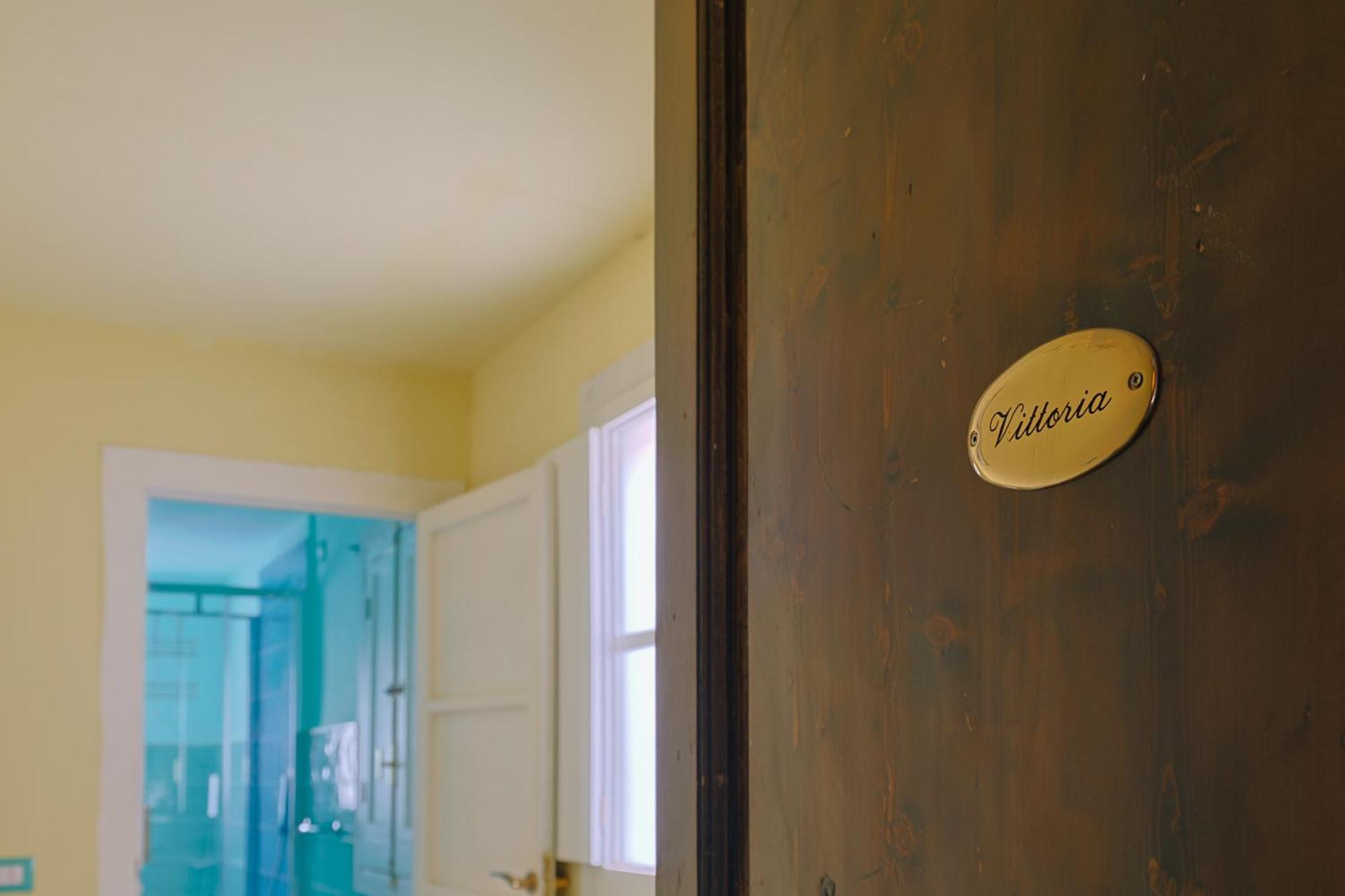 Residenze Storiche Vestuti เอโบลิ ภายนอก รูปภาพ
